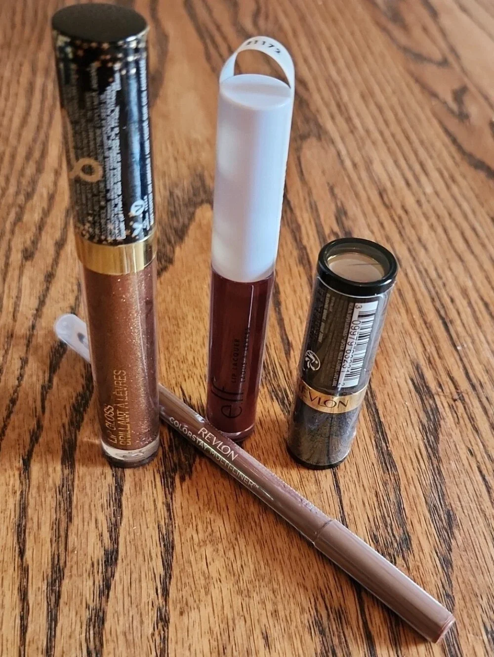 💥Makeup Up 4 Item Lip Bundle💥 Lip Gloss, Liner, Lipstick